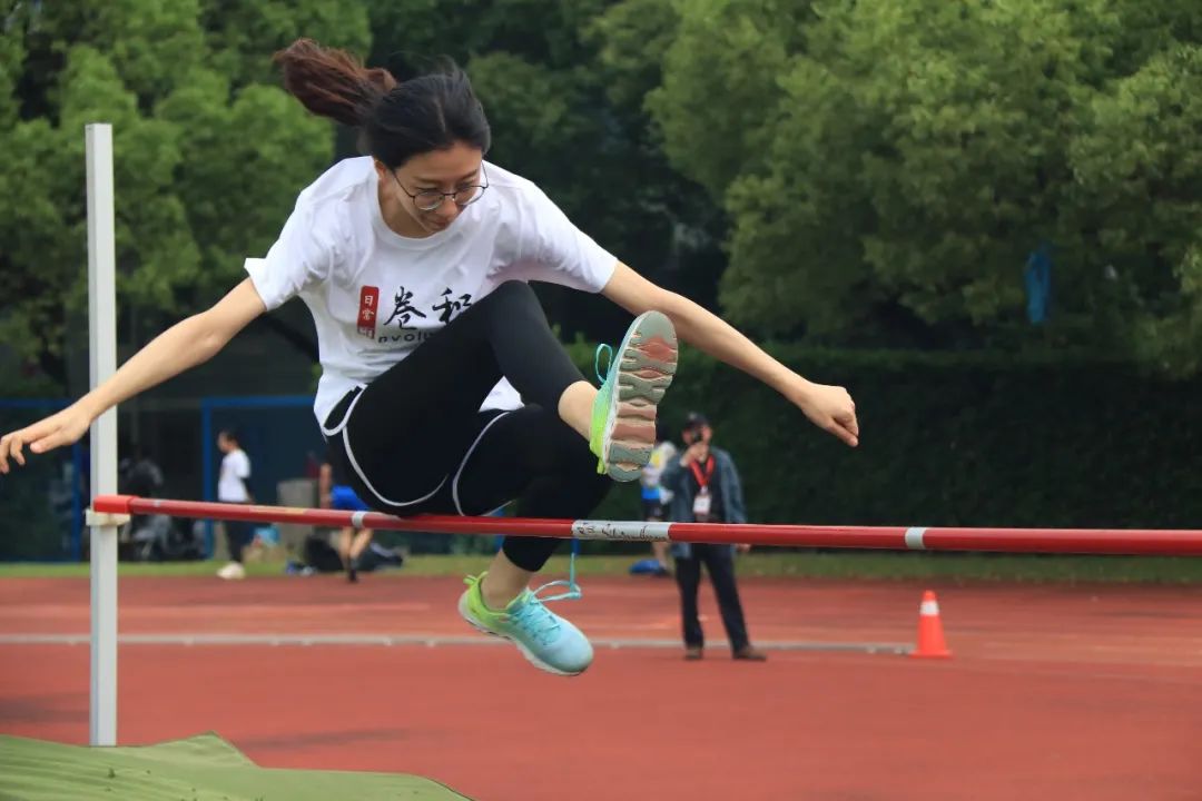  斯图加特青春风暴，U23梯队三人首发  